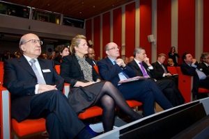 de gauche à droite : Joseph Torbey, Marie-Anne Barbat-Layani, Koen Geens et Jonathan Faull.